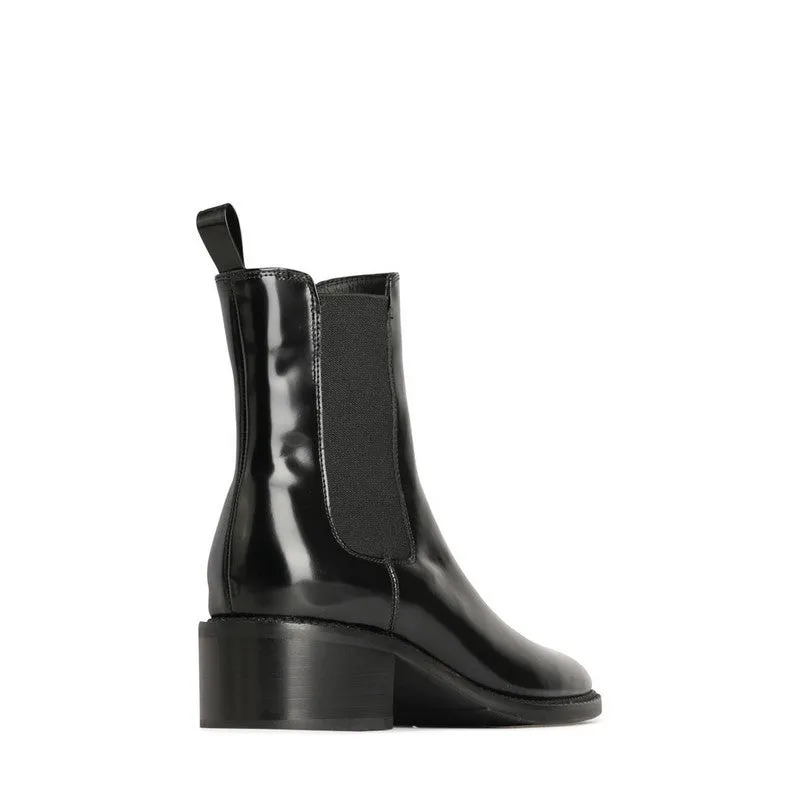 Eos Kenia Black Chelsea Boot