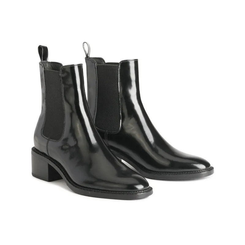 Eos Kenia Black Chelsea Boot