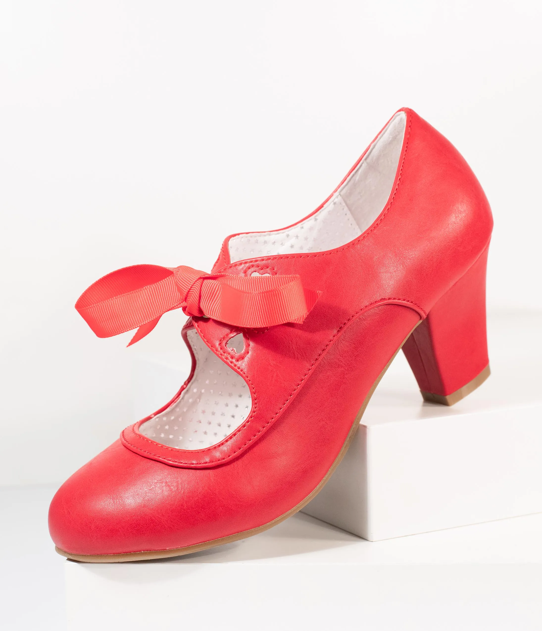 Vintage Style Red Leatherette Wiggle Bow Heels